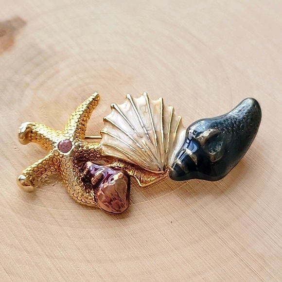 Shell Brooce AAI | Jewelry | Vintage Starfish And Shells Brooch Signed Aai | Poshmark